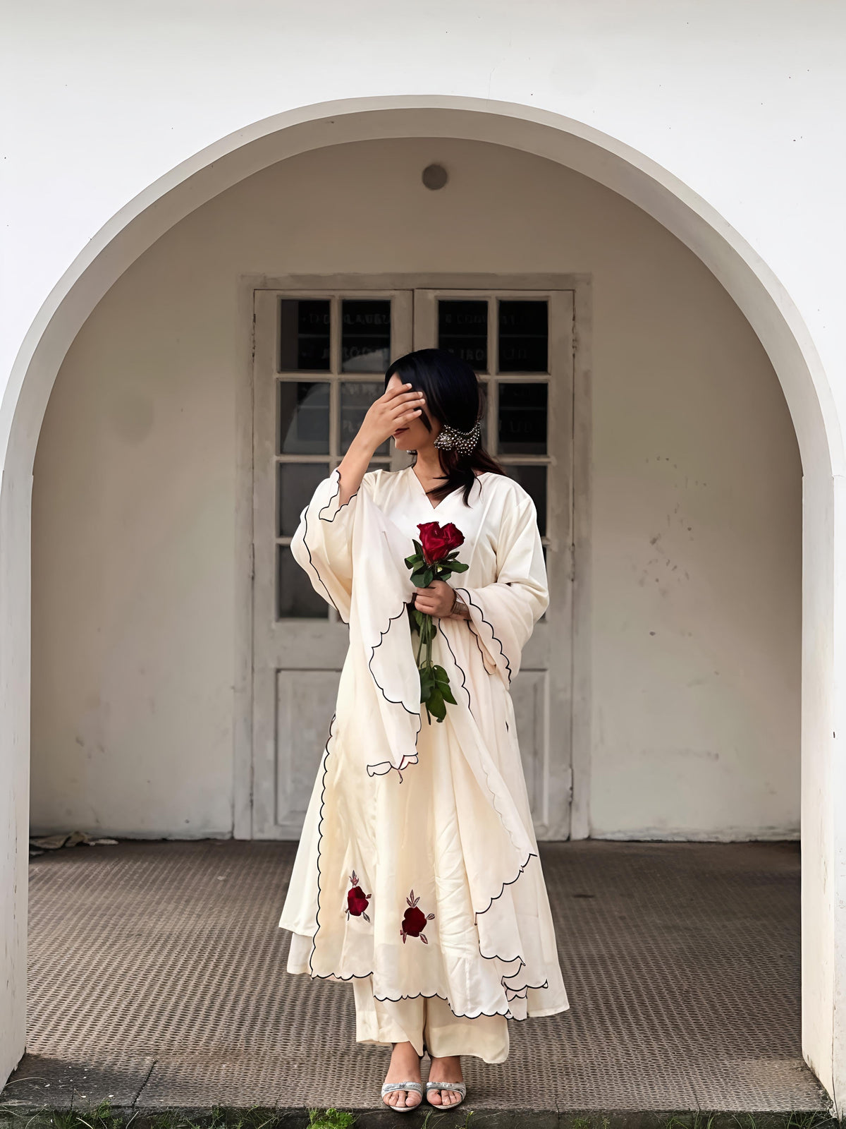 Noor-e-Gul Embroidered Off-White Kurta Set