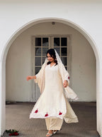 Noor-e-Gul Embroidered Off-White Kurta Set