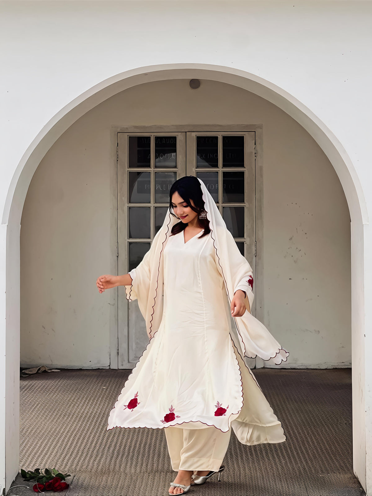 Noor-e-Gul Embroidered Off-White Kurta Set