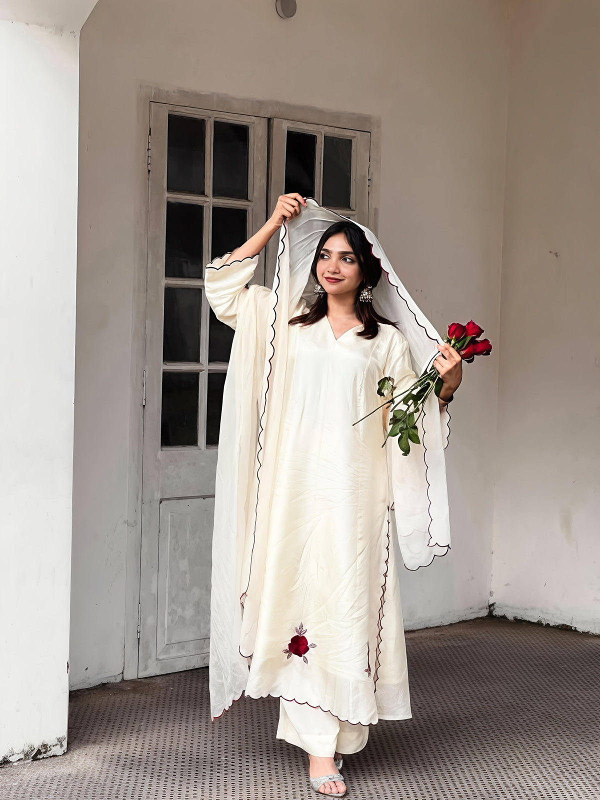 Noor-e-Gul Embroidered Off-White Kurta Set