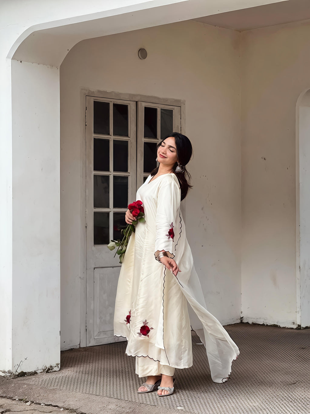 Noor-e-Gul Embroidered Off-White Kurta Set