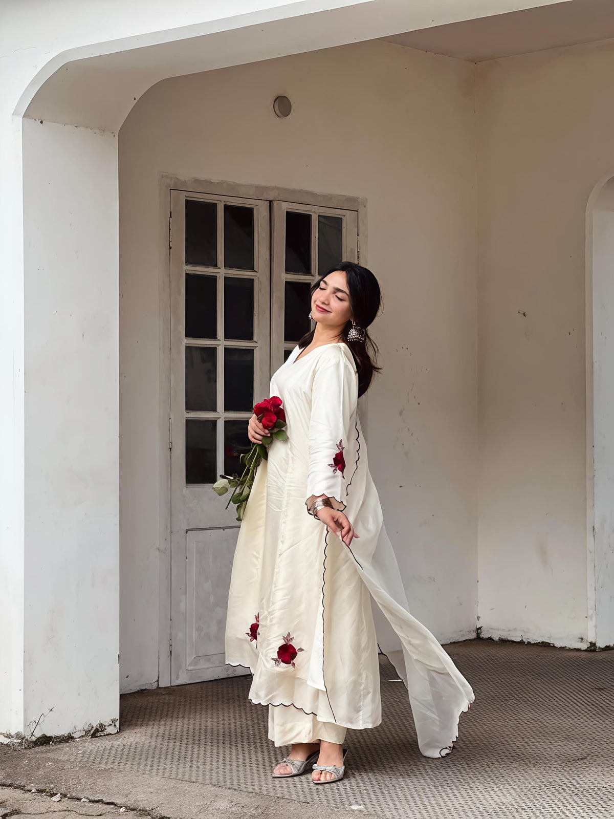 Noor-e-Gul Embroidered Off-White Kurta Set