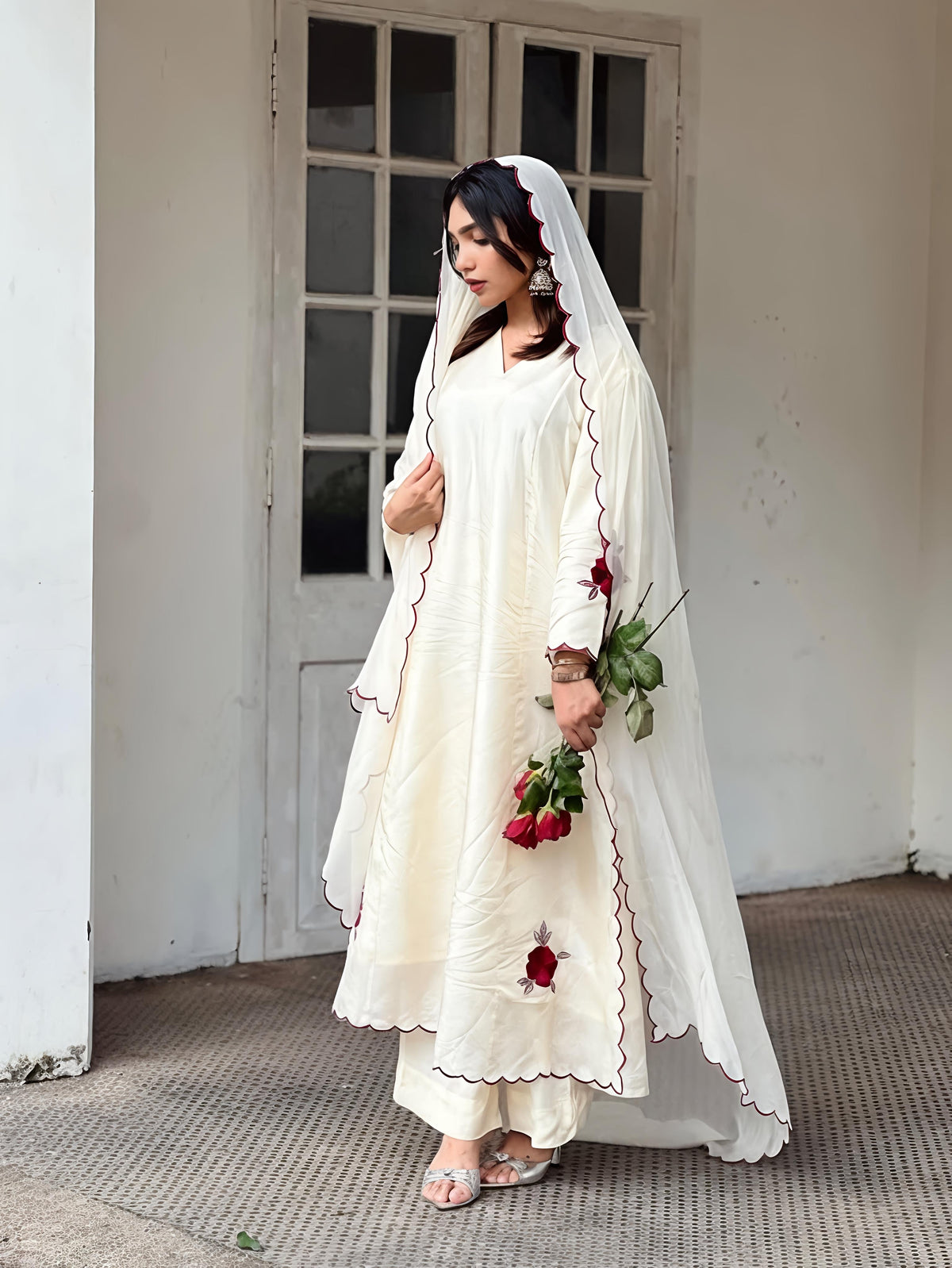 Noor-e-Gul Embroidered Off-White Kurta Set