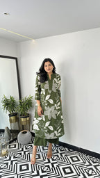 Green Aster Floral Kurta and Pants Set for Women