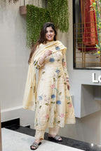 Women Floral Embroidered Work Kurta with Trousers & Dupatta