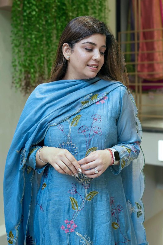 Women Floral Embroidered Work Kurta with Trousers & Dupatta