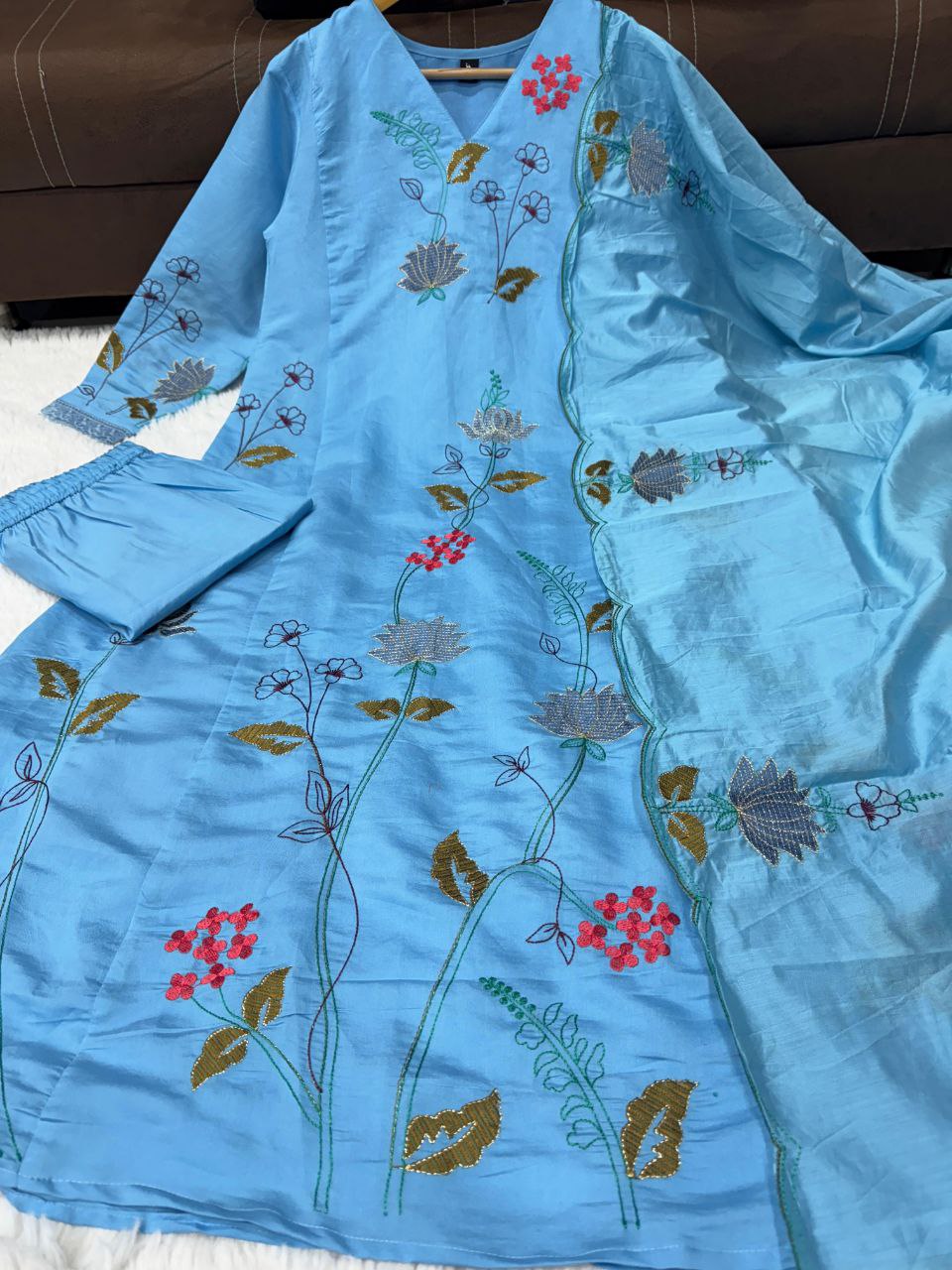 Women Floral Embroidered Work Kurta with Trousers & Dupatta