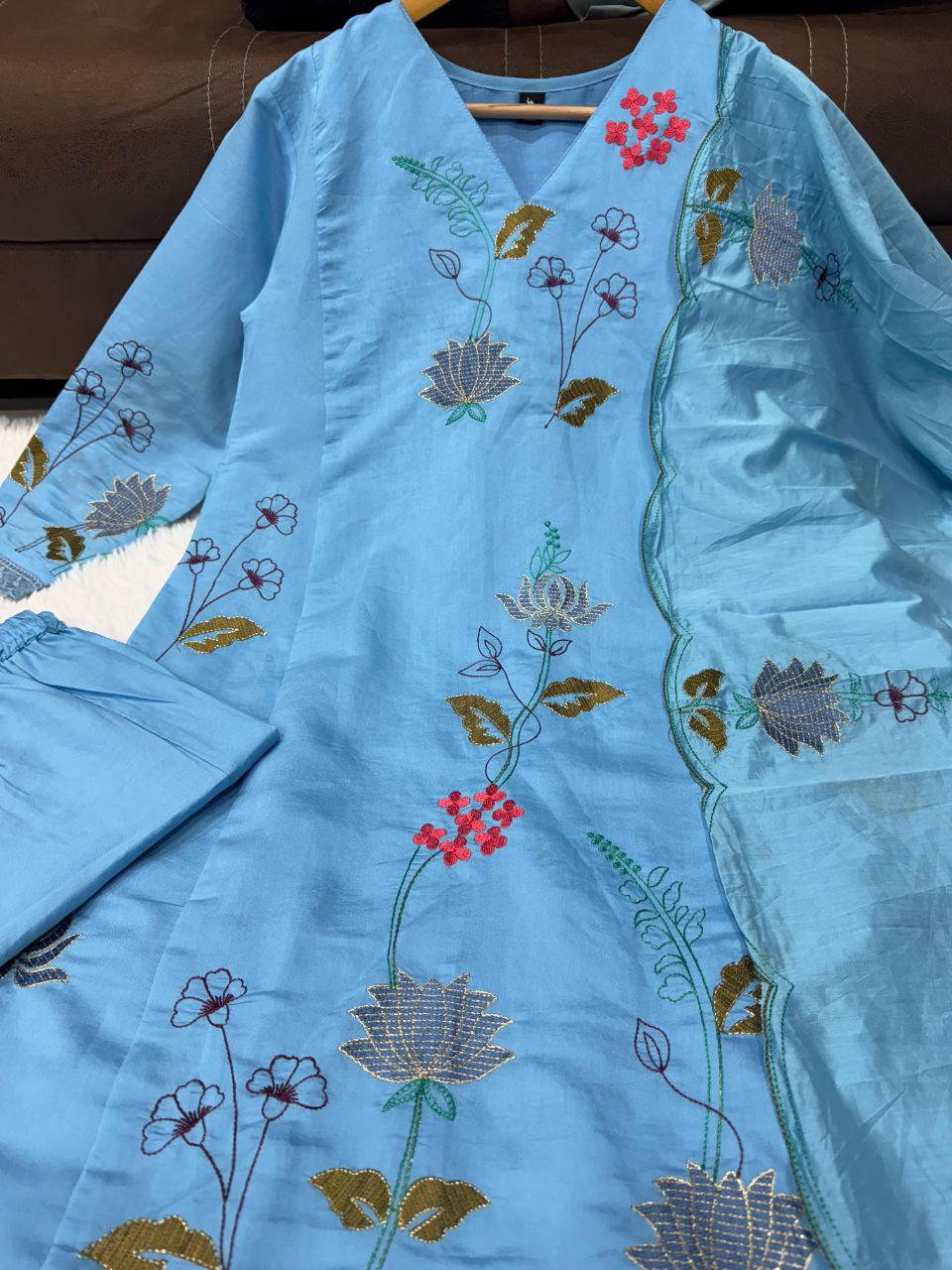 Women Floral Embroidered Work Kurta with Trousers & Dupatta