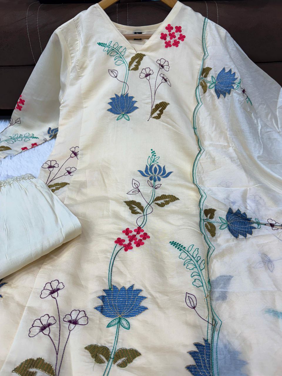 Women Floral Embroidered Work Kurta with Trousers & Dupatta