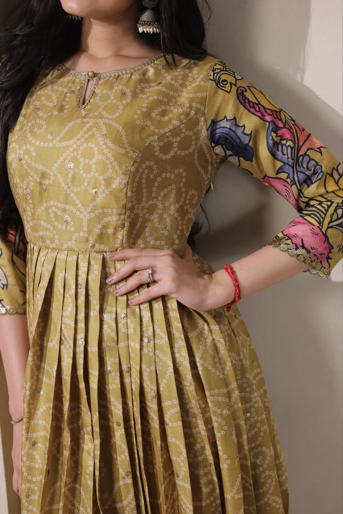 Women Tussar Silk Kalamkari Bandhani Pattern Gown